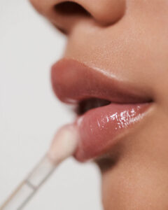 The Lip Volumizer Sheer Coral